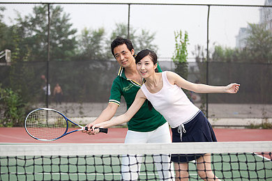 JuⅠiaann主妇疯狂：现代主妇挑战刻板印象，引爆家庭角色与女性自主性热议