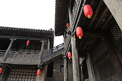 爱情岛论坛京东唯品会路线一：岛购新风尚，京东唯品会共筑购物新天地-2