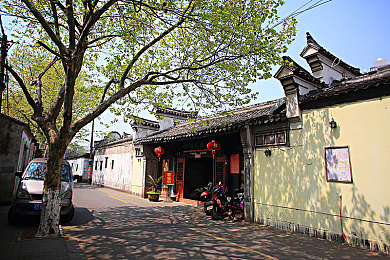 特色黄色视频：网络低俗风波，清朗空间共守护-1