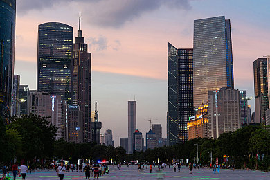 抽搐一进一出gif：笑翻网络，心态解码：趣味GIF背后的文化之旅-2