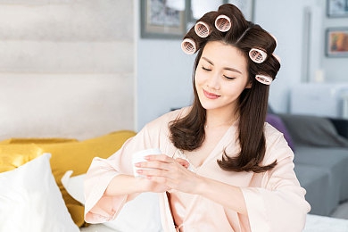拿毛笔在女警察尿孔里面刷：笔触秘境：揭秘古代奇艺，毛笔绘就绝世之美-1