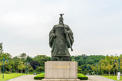 紫面具女孩：揭开神秘面纱，探寻传奇面具后的真我之旅-2