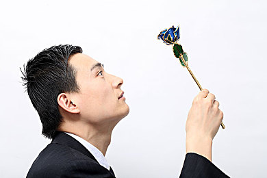 一极A片：极致娱乐揭秘：揭秘“一极A片”如何引领新型视听体验风暴-2