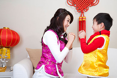 深夜黄台：《揭秘深夜档节目魅力：“黄台”如何引领欢乐与正能量？”