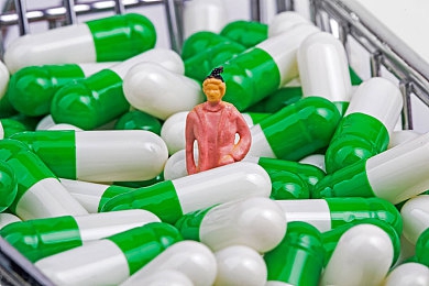 打扑牌两个人剧烈运动视频软件：扑克牌游戏健身新潮流：健身娱乐两不误的互动软件走红网络-2